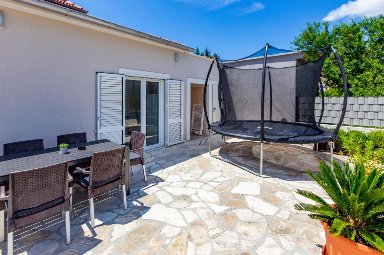 Kristina Holiday Home With Private Swimmingpool Visocane 外观 照片